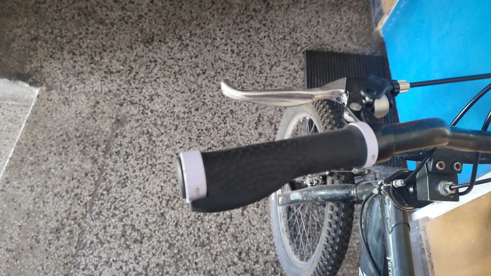 BMX колело с пегове