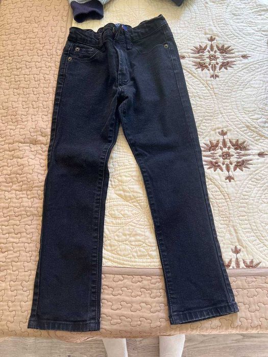 Продам Черные Детские Джинсы на Мальчика 5-6 лет.