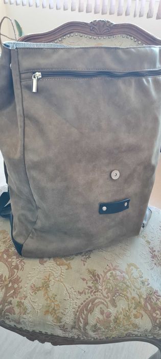 Раница тип мешка във восъчен цвят