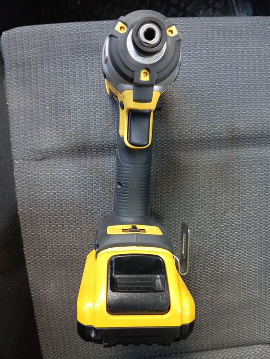 Dewalt DCF887 нов