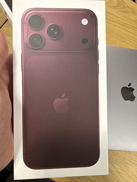 Iphone 18 pro max burgundy 256gb