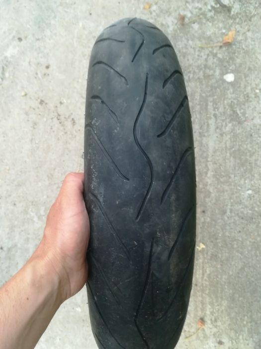 Продавам предна гума за пистов мотор METZELER R17 120/80