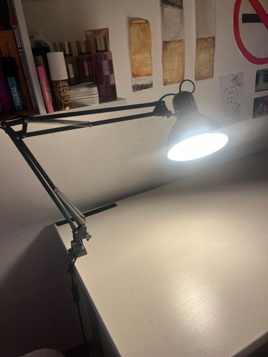 Стол письменный.