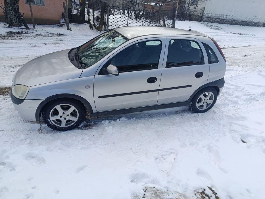 Продава се на Части Opel Corsa C
