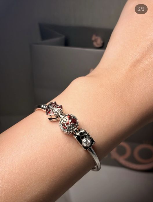 Pandora браслет spider man с шармами