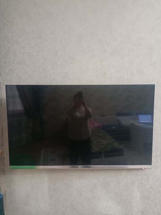 Телевизор LG цветной