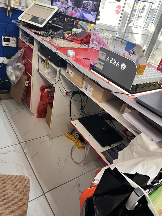 Продам стол кассовый