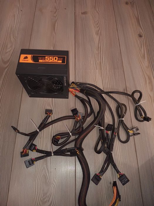 Sursa Corsair CMPSU-550VX 550W (POSIBIL DEFECTĂ)