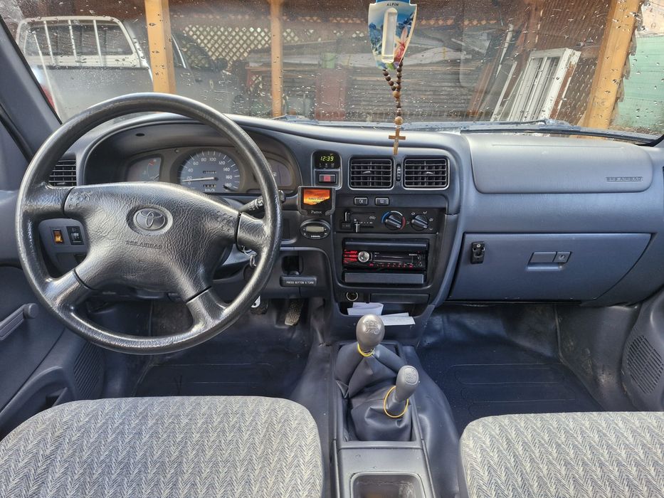 Vând Toyota Hilux