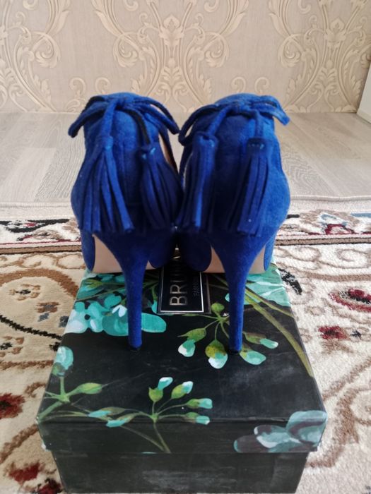 Замшевые туфли 35 размера