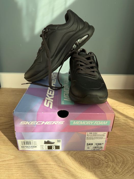 Унисекс маратонки Skechers, размер 38 (25 см). В отлично състояние.