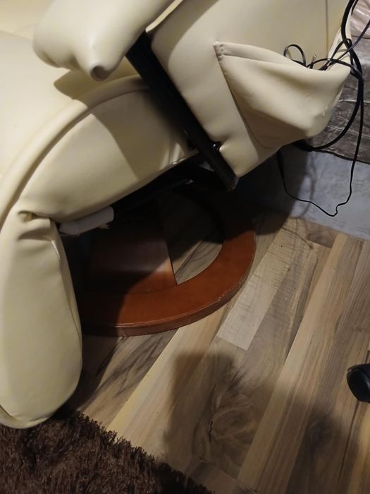 Vând fotoliu cu masaj electric