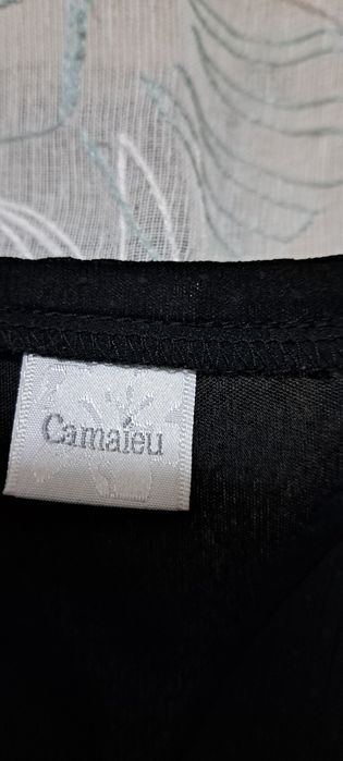 Top cu decolteu, cu paiete in talie