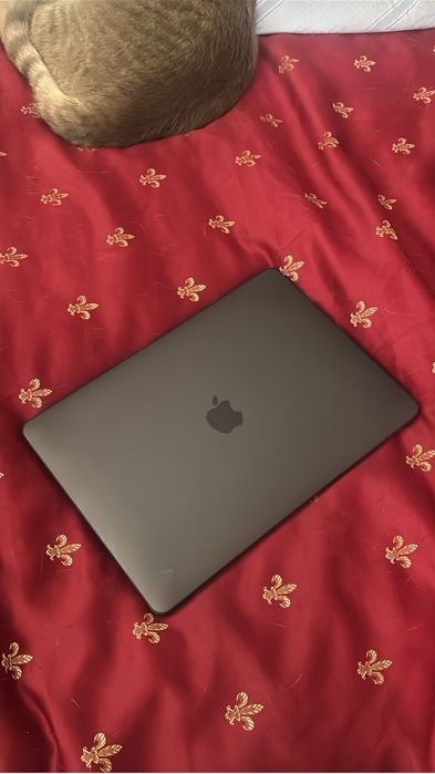 Продам MacBook Air