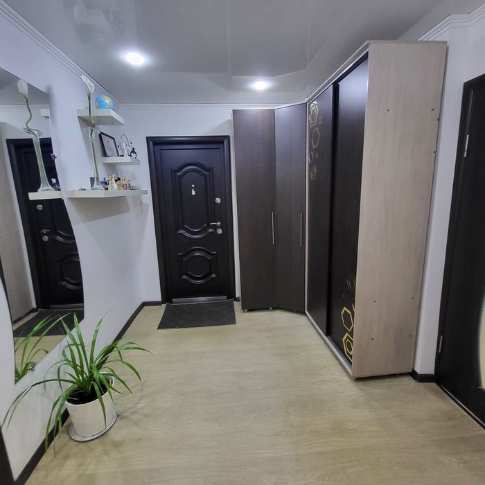 Продам квартиру 3х комнатную