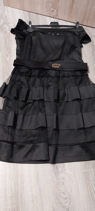 Черна рокля , JUNONA