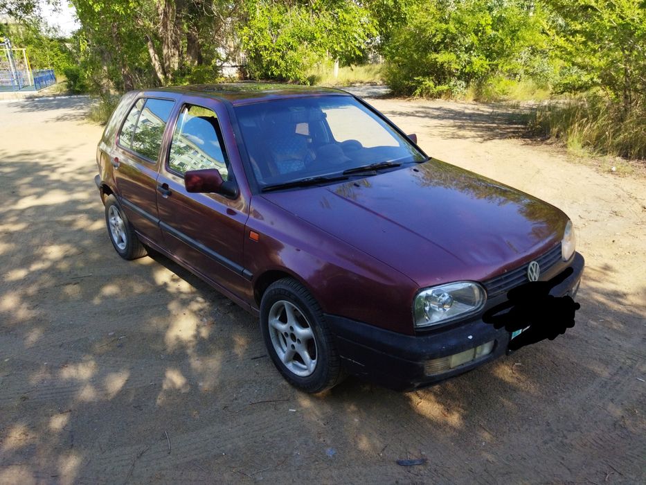 Продам Гольф 3,1.8 моник