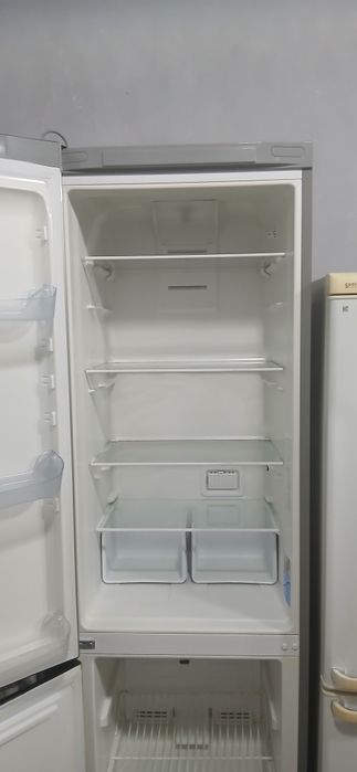 Продам полностью рабочий холодильник
