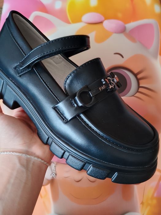 продам детские туфли