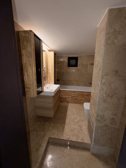 Apartamentv4 camere vanzare