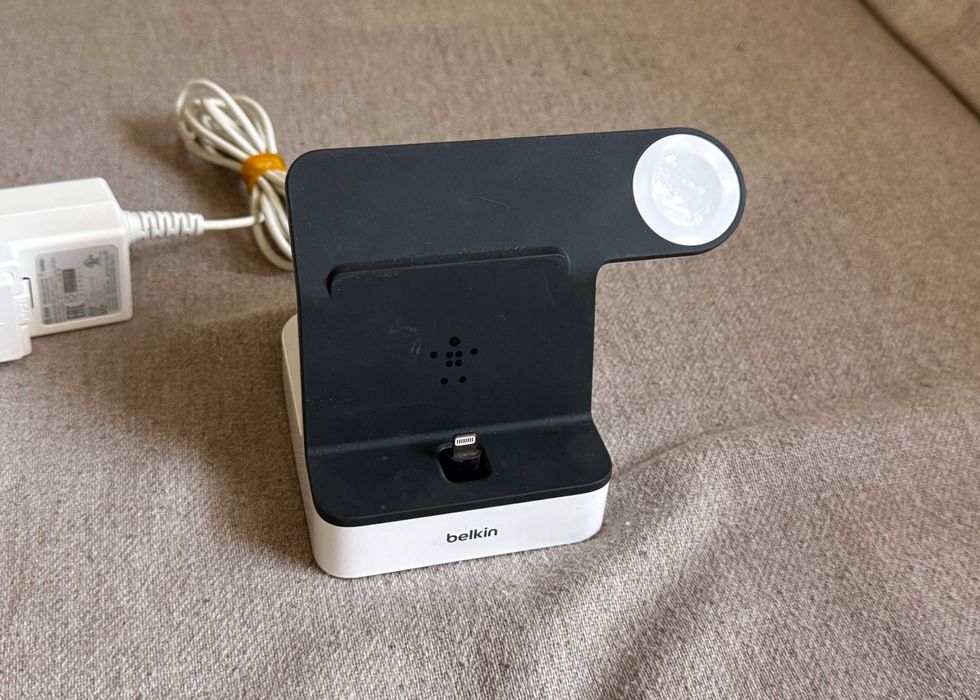 Stație încărcare Belkin PowerHouse F8J237 iPhone și Apple Watch