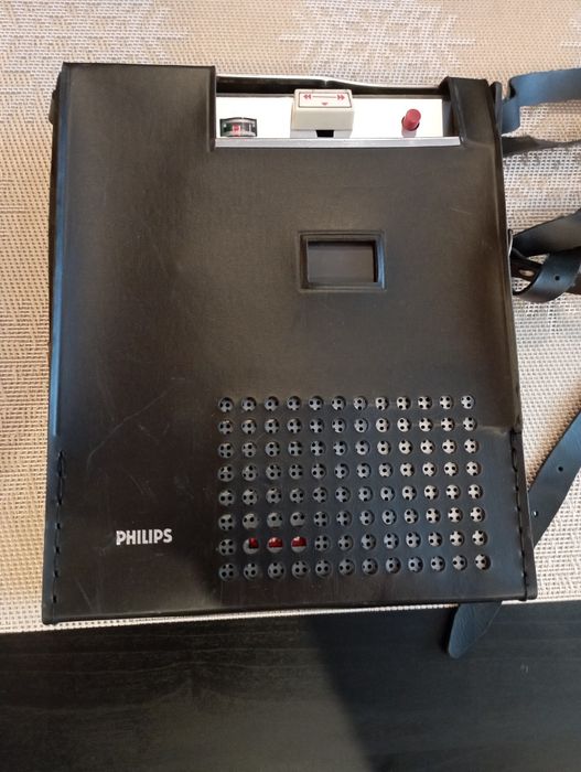 Vând reportofon Philips