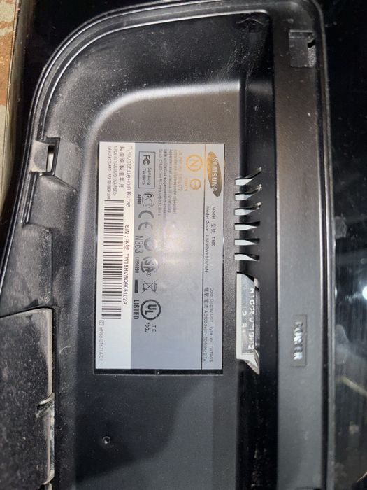 Монитор Samsung в хорошем состоянии