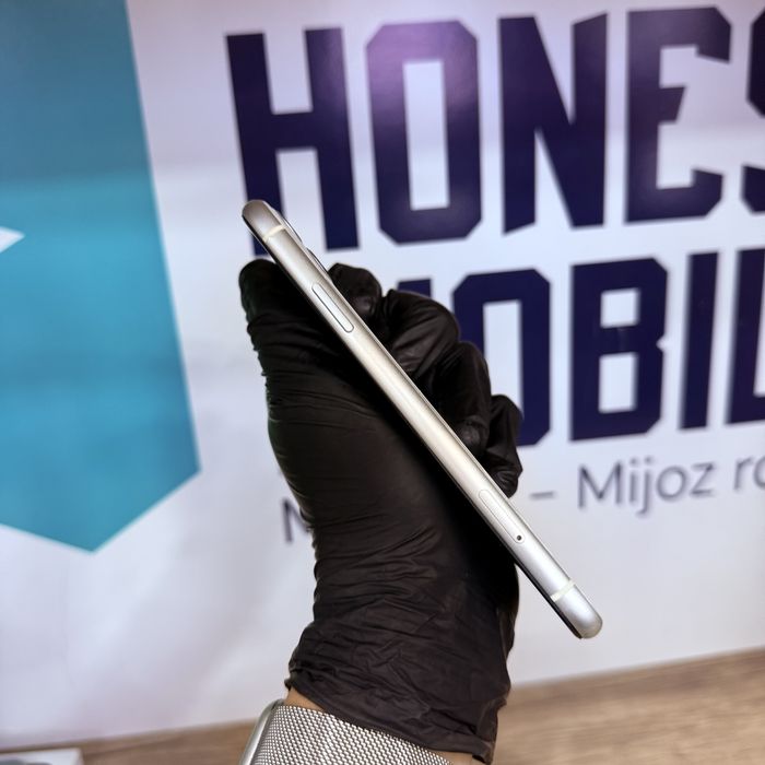 iPhone 11 white NASIYA BOR
