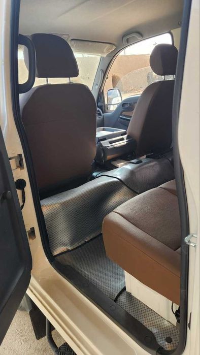 Kia Bongo holati ideal bir qo'l haydalgan