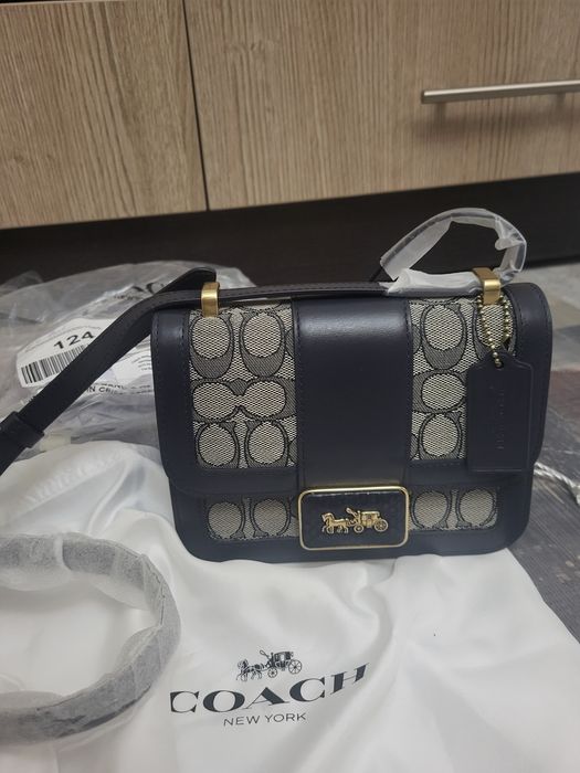 Дамска чанта Coach -естествена кожа