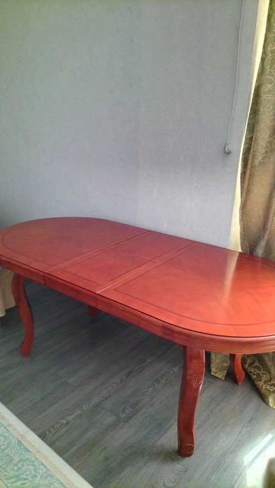 Продам раздвижной обеденный стол из натурального дерева