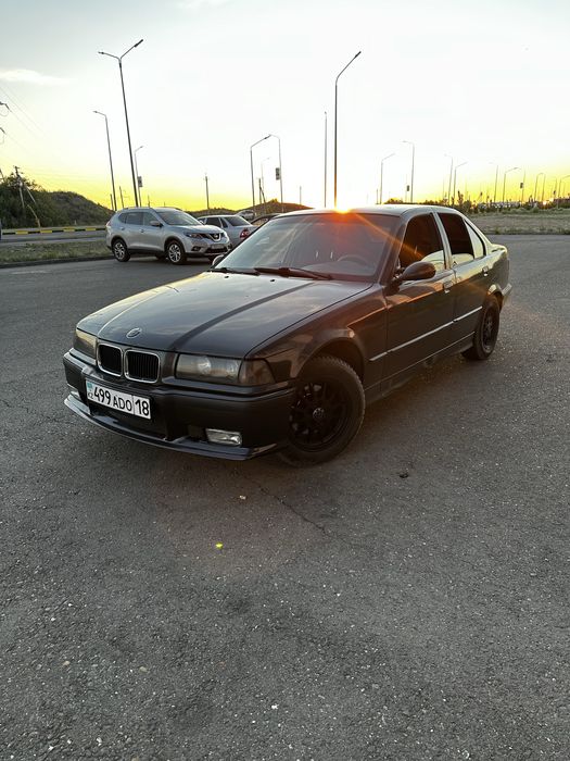 Продам BMW E36 320i