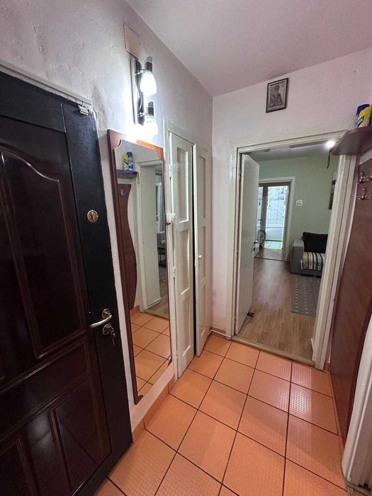 Apartament 3 camere, 66 m², etaj 2/4 – gata de mutat, zonă liniștită, aproape de Palas