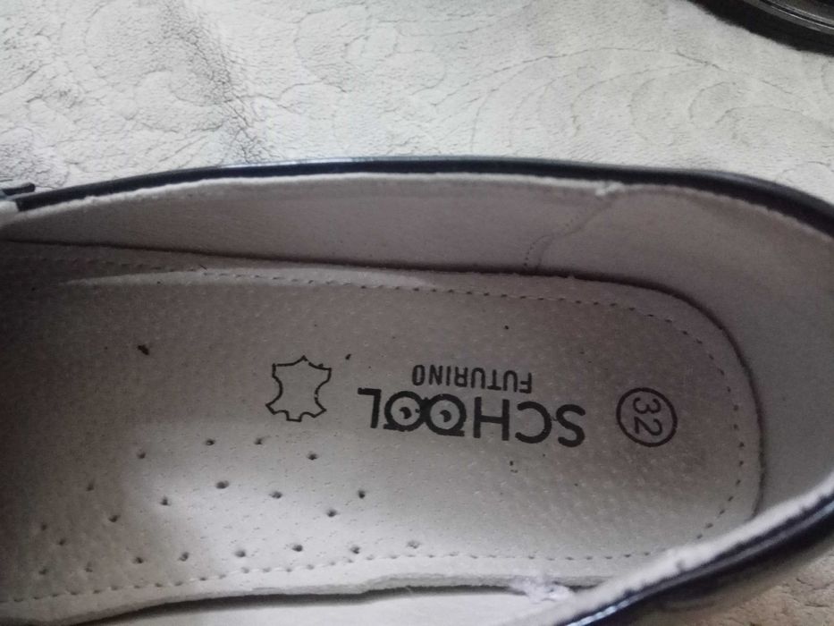 продам новые туфли для девочки