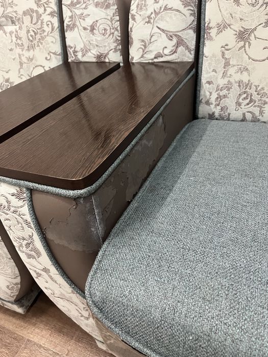 Продам б/у диван!