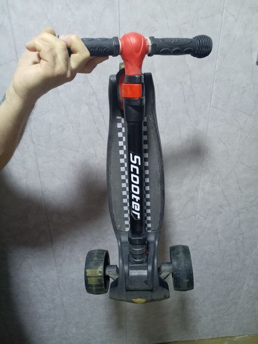 Продаётся детский самокат раскладной