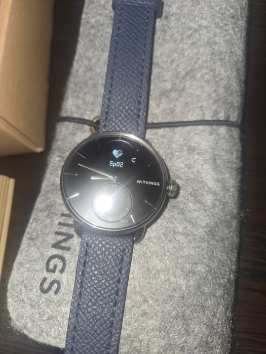 Хибриден смарт часовник Withings ScanWatch