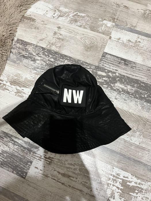 Шапка PAUSE нова