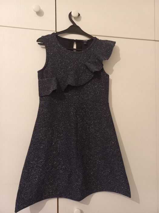 Нарядные платья на девочек и подростков