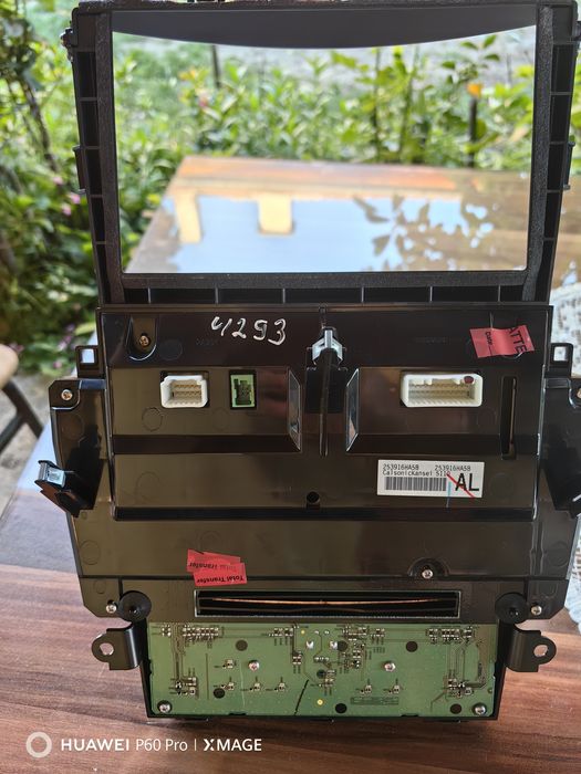 Управление климатроник и централно огледало с камера за Инфинити