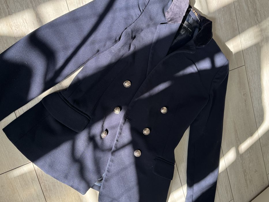 Темно-синий пиджак Mango