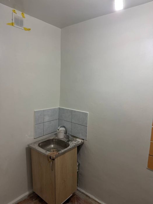 Продам чиланзар 9.  Трёх комнатная.  Балкон 2*6