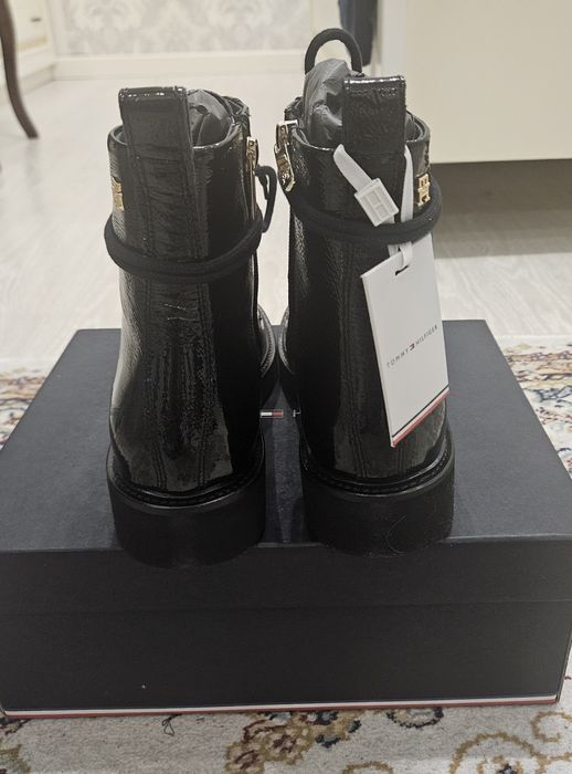 Продам ботинки Tommy Hilfiger