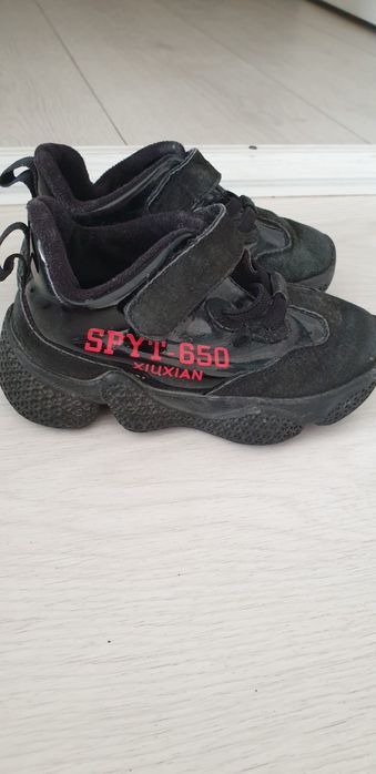 детская кроссовка 23 размер