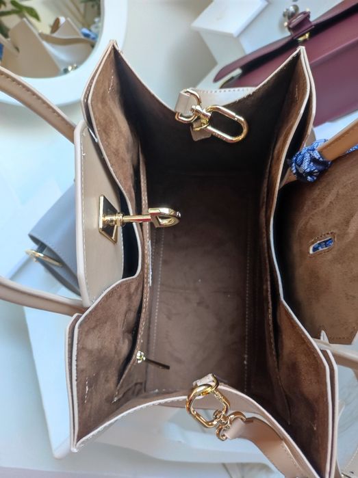 Чанта Furla естествена кожа