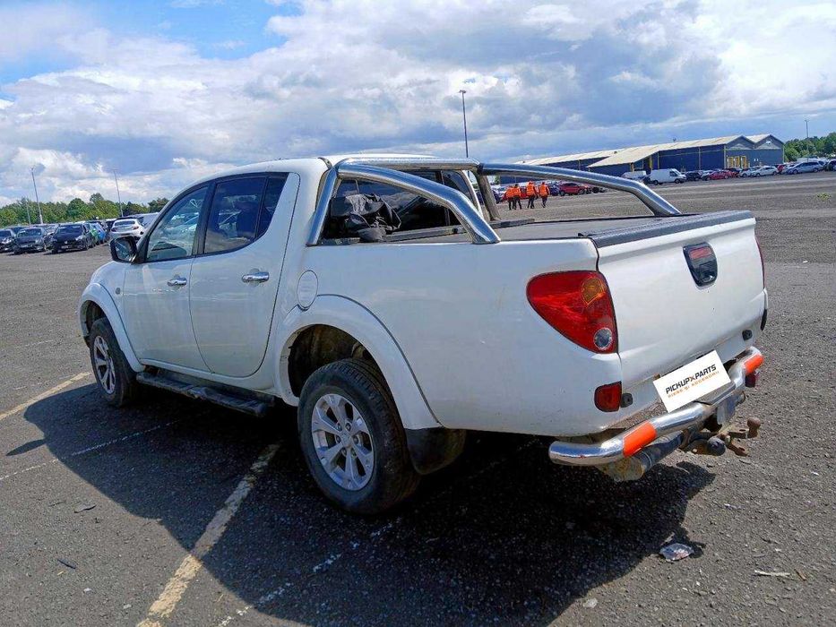 Dezmembrez Mitsubishi L200 2.5 Diesel 2011