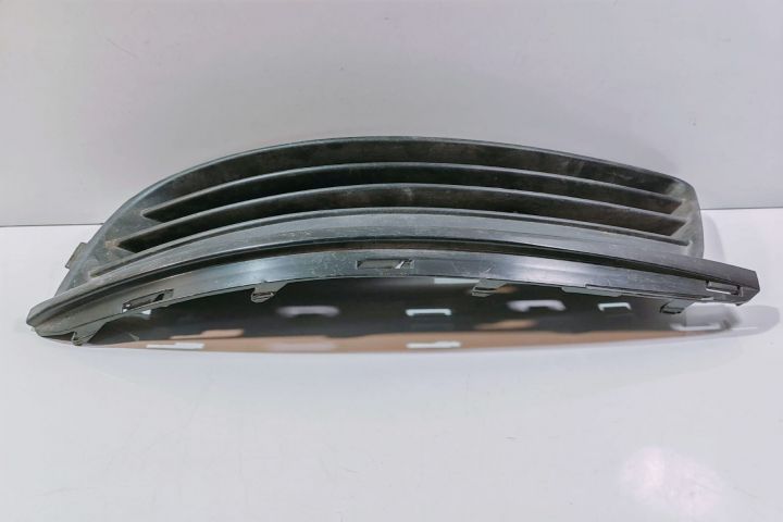 Grila bara  stanga 1K0853665 Volkswagen VW Golf a 5-a generatie
