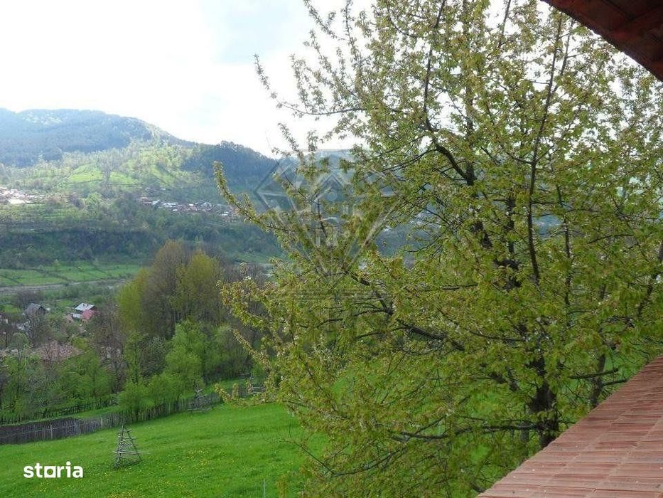 Vila deosebita cu 7 camere si 5 bai, 4290 mp teren, vedere panoramica