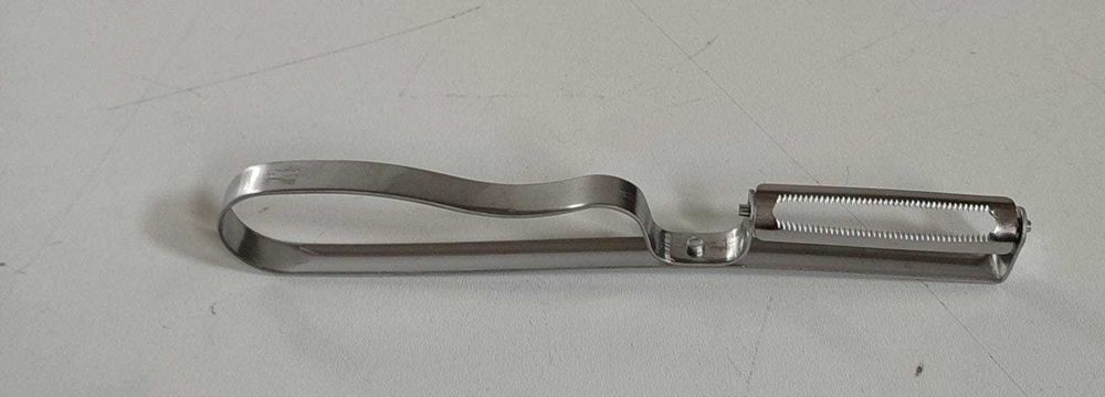 Curatitor legume / fructe profesional din inox, Hendi, model lateral