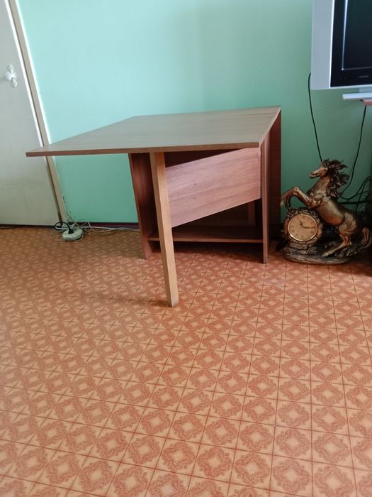 Продам стол книжка б/у